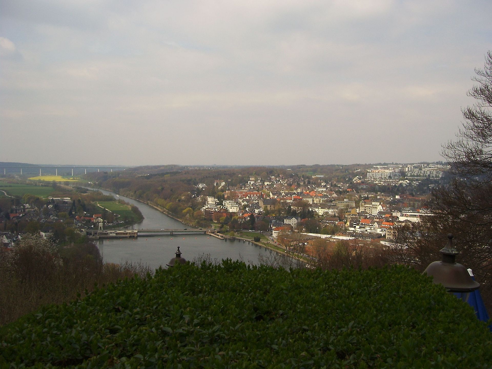Bruecke ueber die Ruhr bei Essen-Kettwig